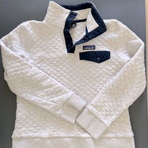 Patagonia women’s organic cotton quilt snap pullover jacket